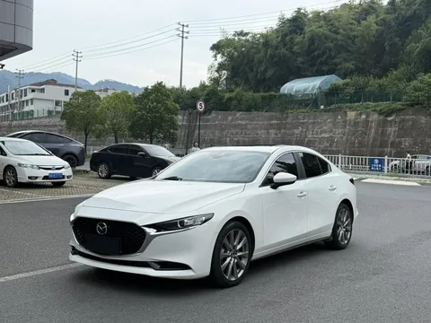 2022 Mazda Mazda3 2.0L AT