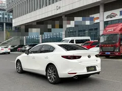 2022 Mazda Mazda3 2.0L AT, белый — фото 4
