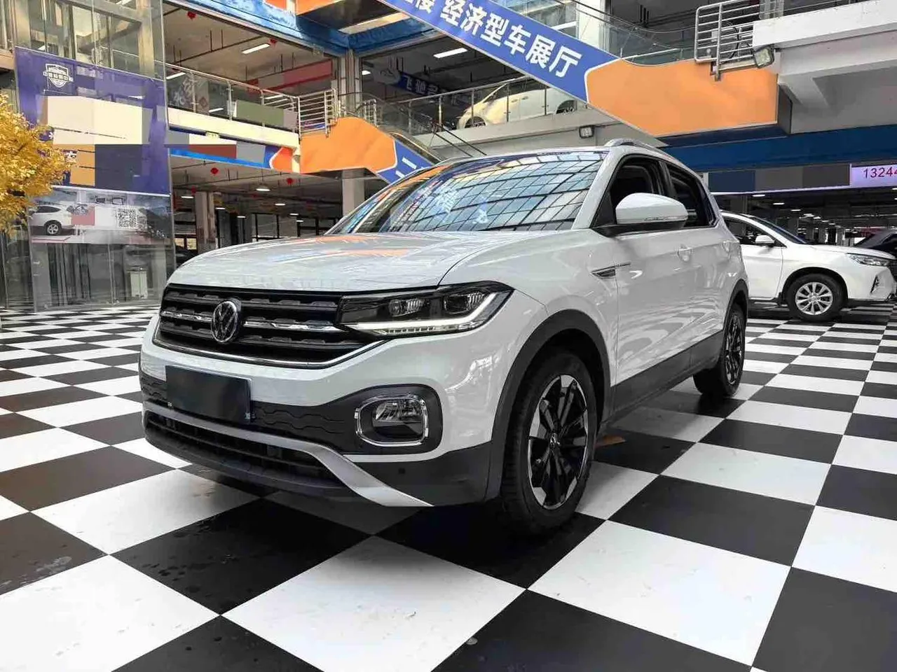 2021 Volkswagen Tacqua 1.5L AT
