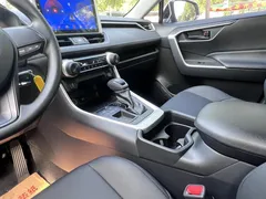 2022 Toyota Wildlander 2.0L 2WD Leading, белый — фото 18