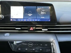 2022 Hyundai Elantra 1.5L CVT LUX Premium, белый — фото 9