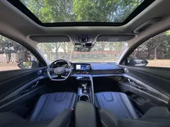 2022 Hyundai Elantra 1.5L CVT LUX Premium, белый — фото 11