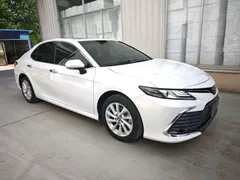 2021 Toyota Camry 2.0G Luxury, белый — фото 3