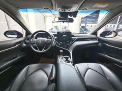 2021 Toyota Camry 2.0G Luxury, белый — фото 9