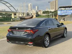 2021 Toyota Avalon 2.5L Luxury, чёрный — фото 8