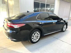 2023 Toyota Camry 2.0G Luxury, чёрный — фото 4