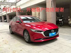 2022 Mazda Mazda3 2.0L AT, красный — фото 3