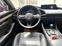 2022 Mazda Mazda3 2.0L AT, красный — фото 11