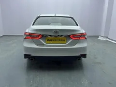 2021 Toyota Camry 2.0G Luxury, белый — фото 6