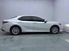 2021 Toyota Camry 2.0G Luxury, белый — фото 8