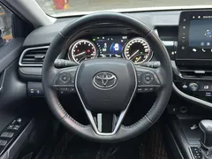 2021 Toyota Camry 2.0G Luxury, белый — фото 11
