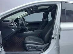 2021 Toyota Camry 2.0G Luxury, белый — фото 12