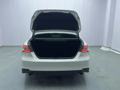 2021 Toyota Camry 2.0G Luxury, белый — фото 15