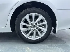 2021 Toyota Camry 2.0G Luxury, белый — фото 16