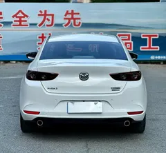 2022 Mazda Mazda3 2.0L AT, белый — фото 7