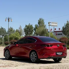 2022 Mazda Mazda3 2.0L AT, красный — фото 6