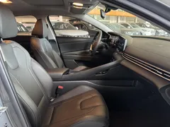 2022 Hyundai Elantra 1.5L CVT LUX Premium — фото 6
