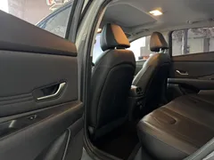 2022 Hyundai Elantra 1.5L CVT LUX Premium — фото 8