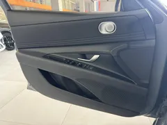 2022 Hyundai Elantra 1.5L CVT LUX Premium — фото 13