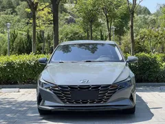 2022 Hyundai Elantra 1.5L CVT LUX Premium — фото 2
