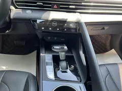 2022 Hyundai Elantra 1.5L CVT LUX Premium — фото 14