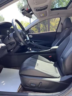 2022 Hyundai Elantra 1.5L CVT LUX Premium — фото 15