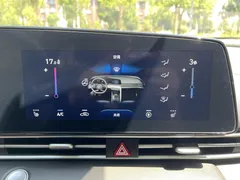 2022 Hyundai Elantra 1.5L CVT LUX Premium — фото 21
