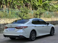 2021 Toyota Camry 2.5G Luxury, белый — фото 5