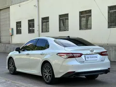 2021 Toyota Camry 2.5G Luxury, белый — фото 7