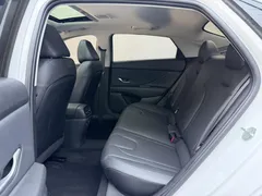 2022 Hyundai Elantra 1.5L CVT LUX Premium, белый — фото 9