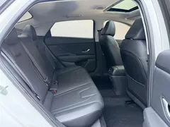 2022 Hyundai Elantra 1.5L CVT LUX Premium, белый — фото 10