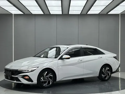 2021 Hyundai Elantra 1.5L CVT LUX Premium