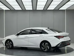 2021 Hyundai Elantra 1.5L CVT LUX Premium, белый — фото 3
