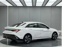 2021 Hyundai Elantra 1.5L CVT LUX Premium, белый — фото 5
