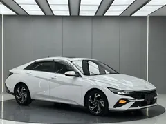 2021 Hyundai Elantra 1.5L CVT LUX Premium, белый — фото 6