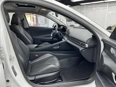 2021 Hyundai Elantra 1.5L CVT LUX Premium, белый — фото 22