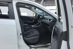 2023 Toyota RAV4 2.0L CVT 2WD Fashion Plus, белый — фото 6