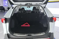 2023 Toyota RAV4 2.0L CVT 2WD Fashion Plus, белый — фото 11