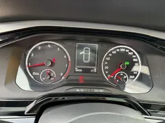 2021 Volkswagen Polo Plus 1.5L AT Colorful Tech, белый — фото 8