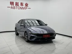 2023 Hyundai Elantra 1.5L CVT LUX Premium, синий — фото 3