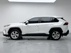 2022 Toyota RAV4 2.0L CVT 2WD Fashion, белый — фото 4