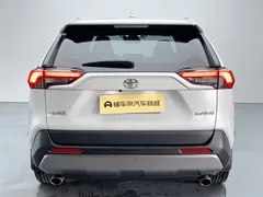 2022 Toyota RAV4 2.0L CVT 2WD Fashion, белый — фото 6