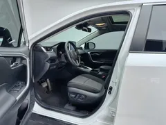 2022 Toyota RAV4 2.0L CVT 2WD Fashion, белый — фото 12