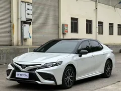 2023 Toyota Camry 2.0GVP Leading, белый — фото 1