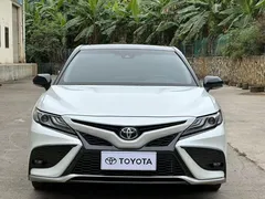 2023 Toyota Camry 2.0GVP Leading, белый — фото 2