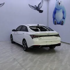 2022 Hyundai Elantra 1.5L CVT LUX Premium, белый — фото 5