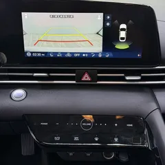 2022 Hyundai Elantra 1.5L CVT LUX Premium, белый — фото 12
