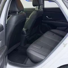 2022 Hyundai Elantra 1.5L CVT LUX Premium, белый — фото 18
