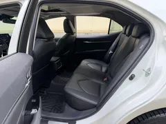 2021 Toyota Camry 2.0G Luxury, белый — фото 5