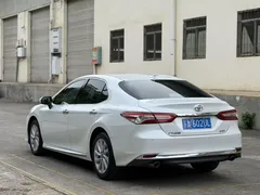 2021 Toyota Camry 2.0G Luxury, белый — фото 7